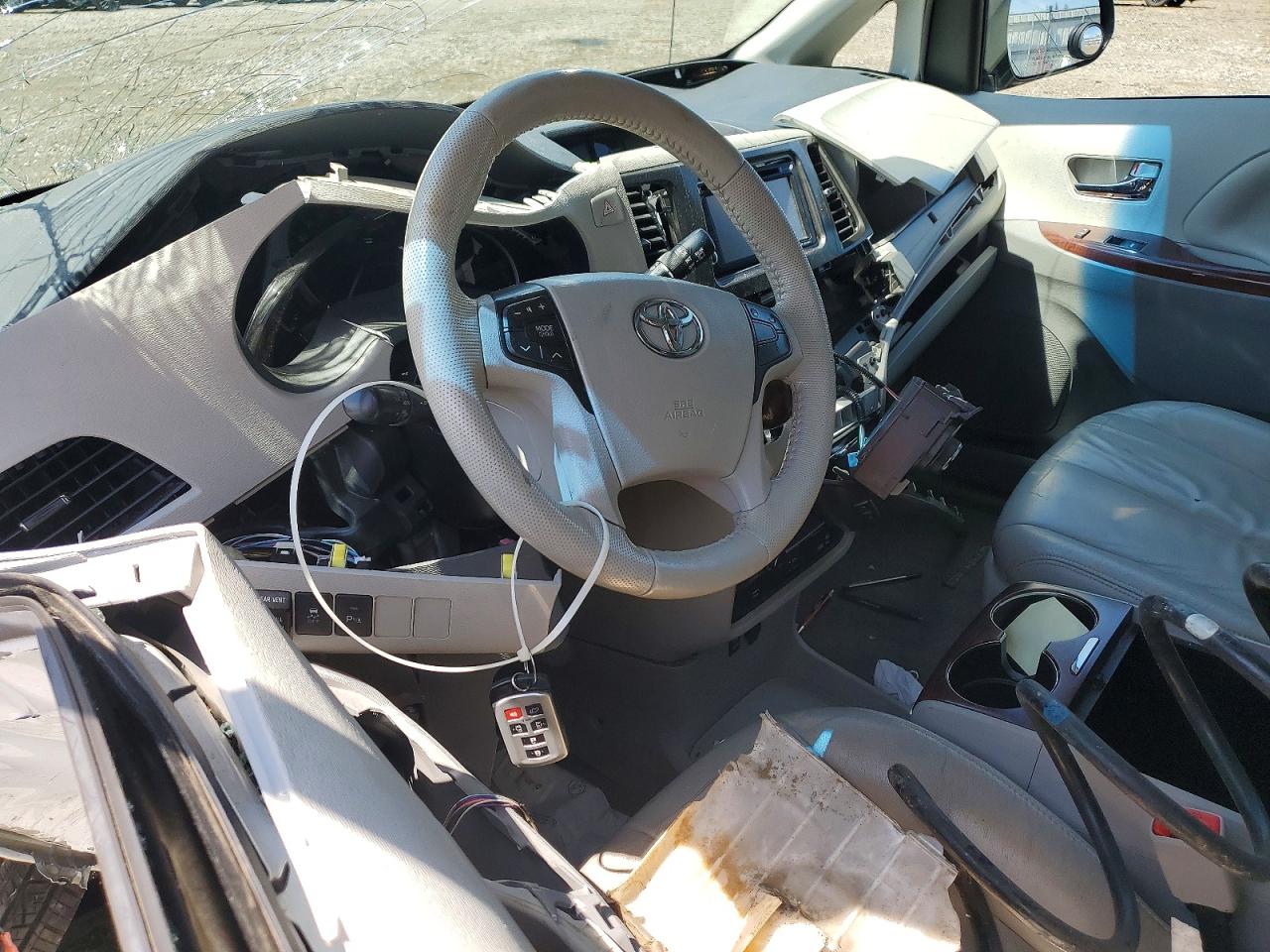 Toyota Sienna Xle 8-passenger