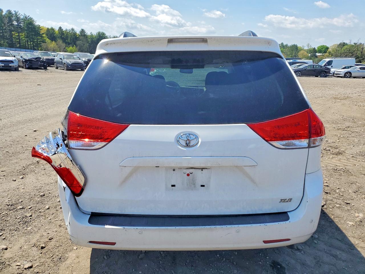 Toyota Sienna Xle 8-passenger