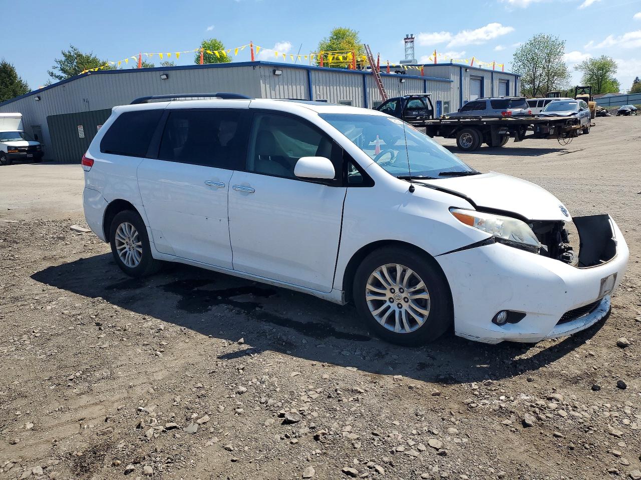 Toyota Sienna Xle 8-passenger