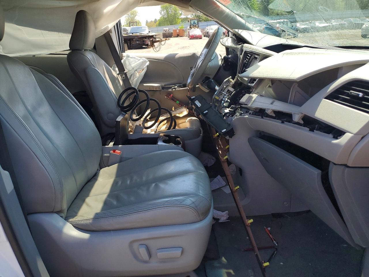 Toyota Sienna Xle 8-passenger
