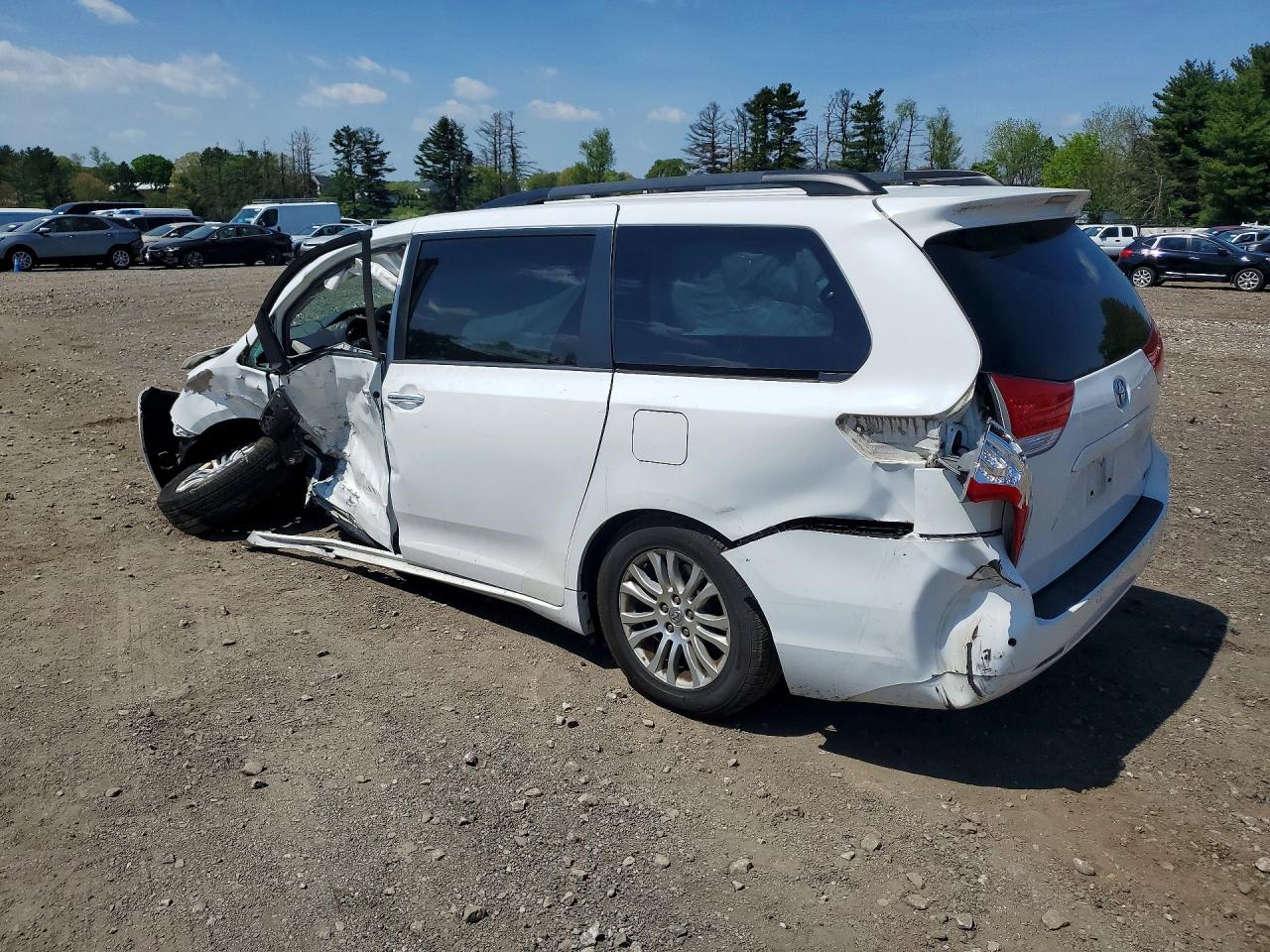 Toyota Sienna Xle 8-passenger