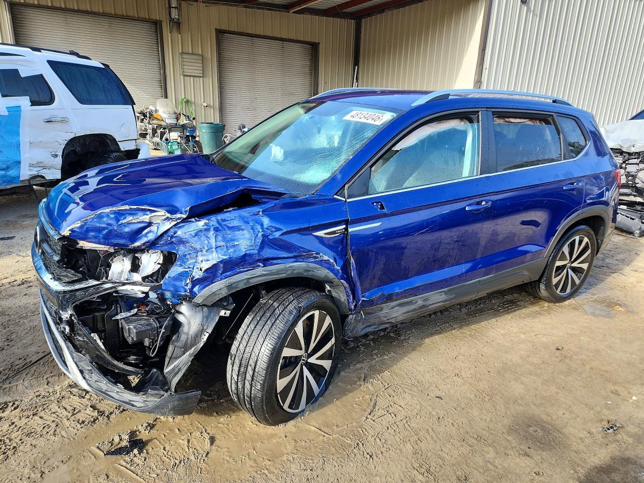 Salvage Volkswagen Taos Image