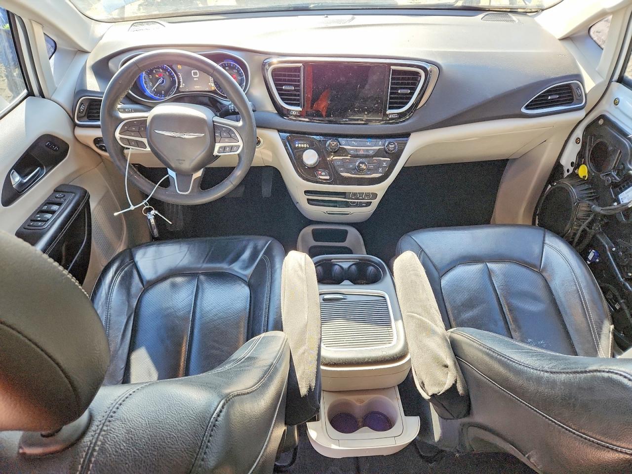 Chrysler Pacifica Touring L