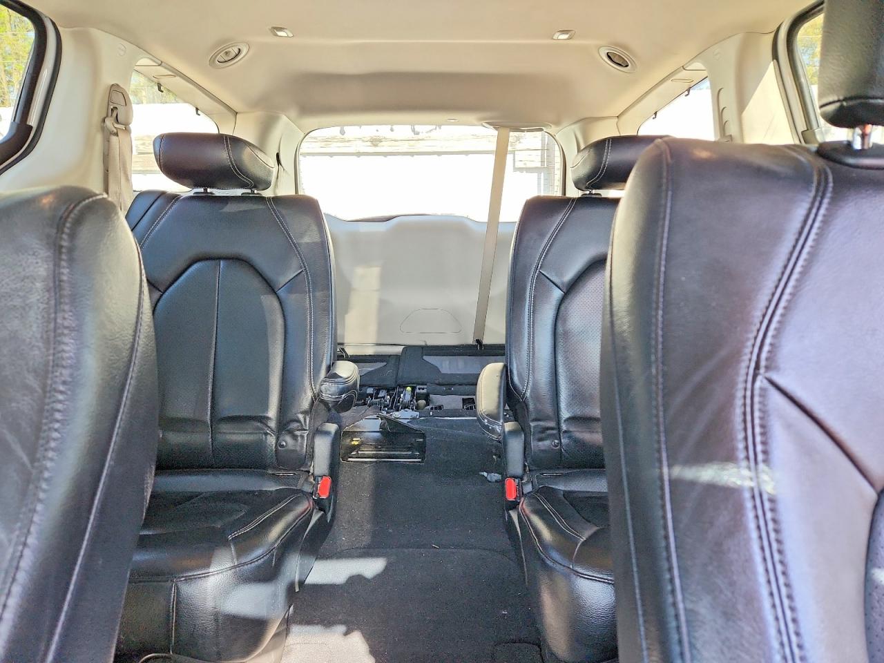 Chrysler Pacifica Touring L