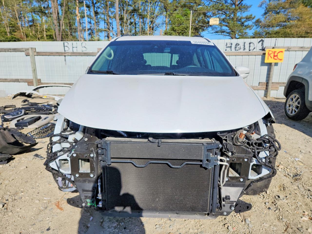 Chrysler Pacifica Touring L