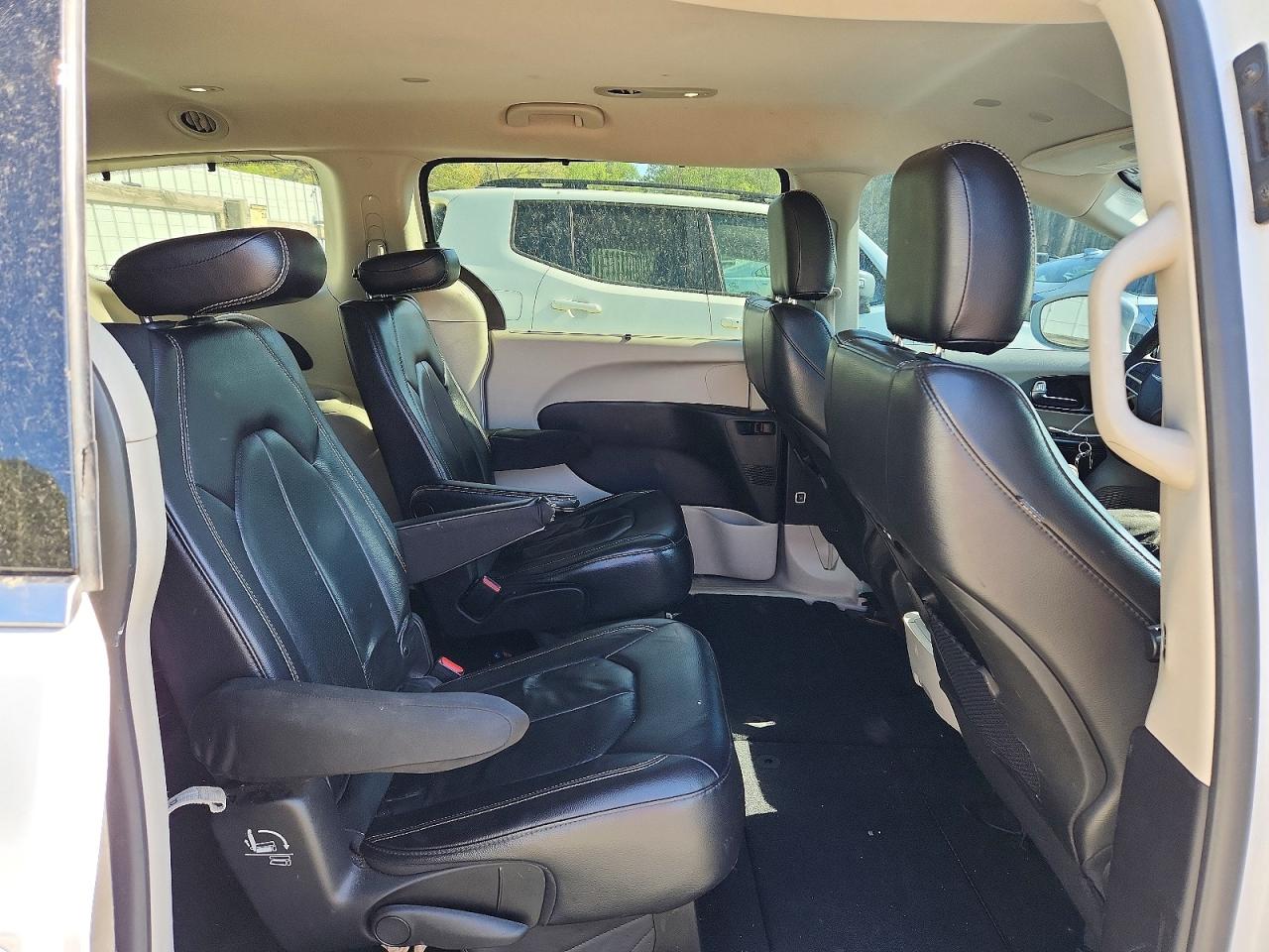 Chrysler Pacifica Touring L