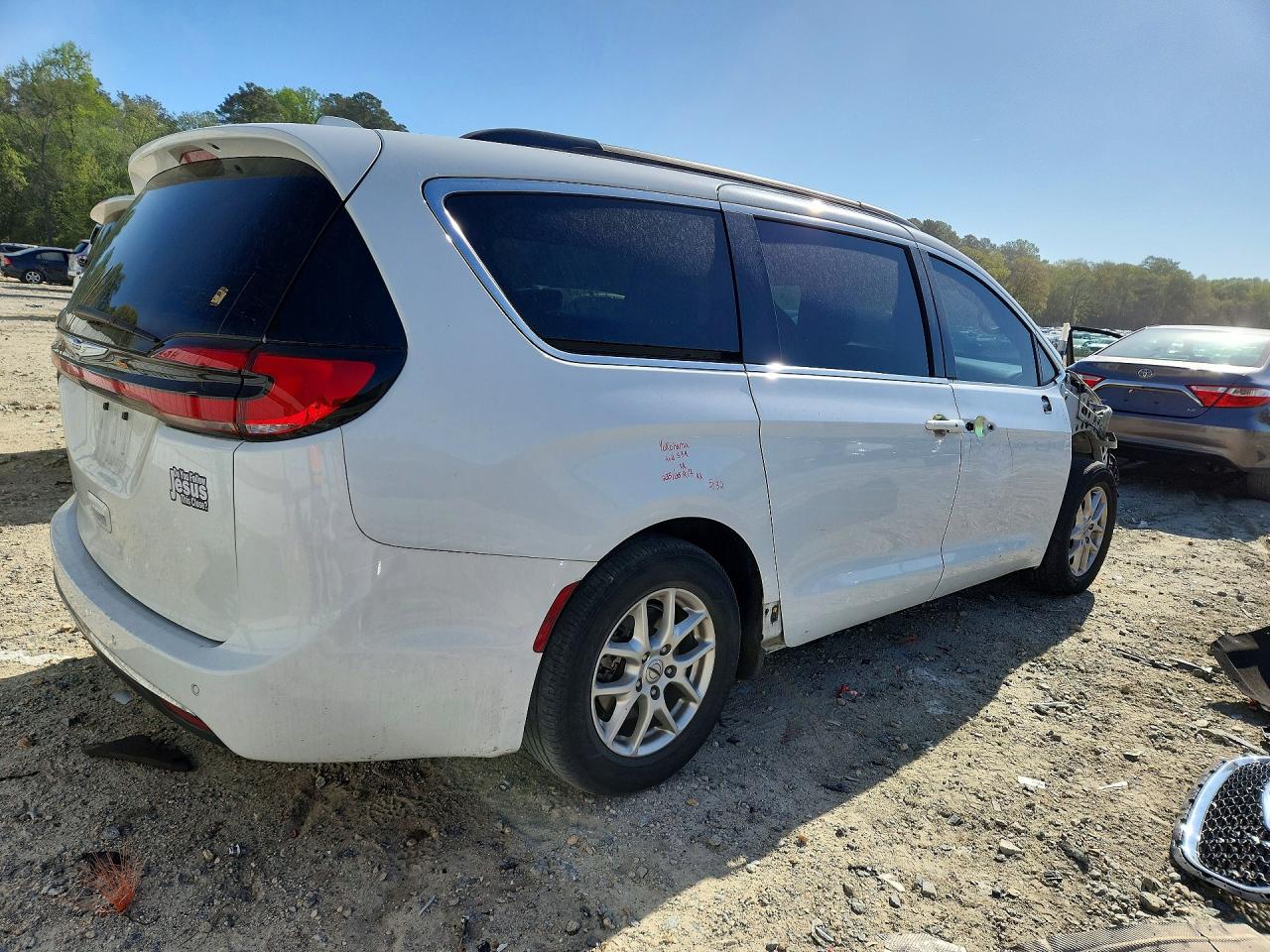 Chrysler Pacifica Touring L