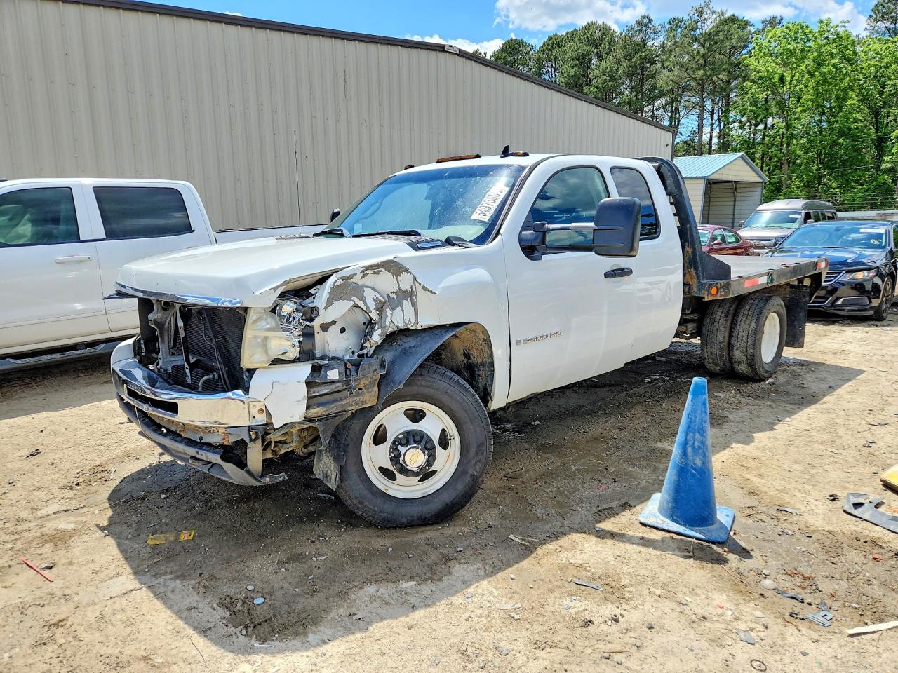 Salvage Chevrolet Silverado Image
