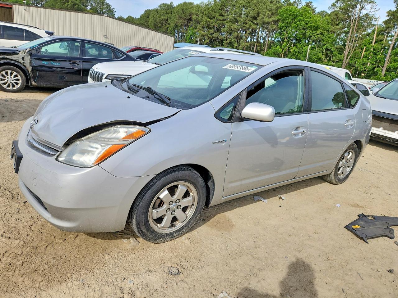 Salvage Toyota Prius Image
