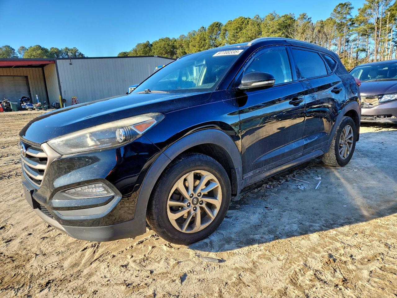 Salvage Hyundai TUCSON Image