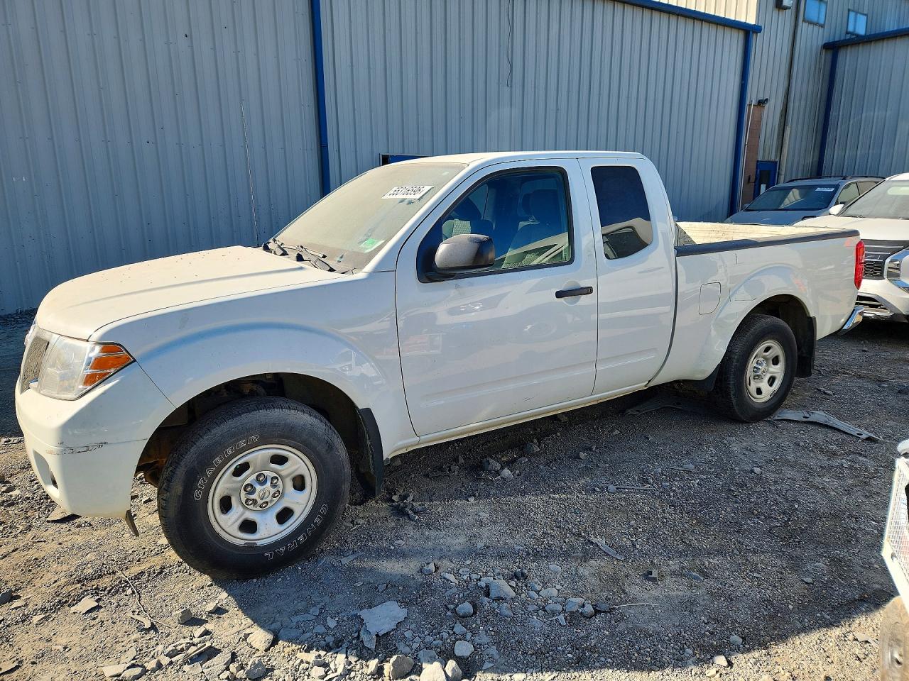 Salvage Nissan Frontier Image