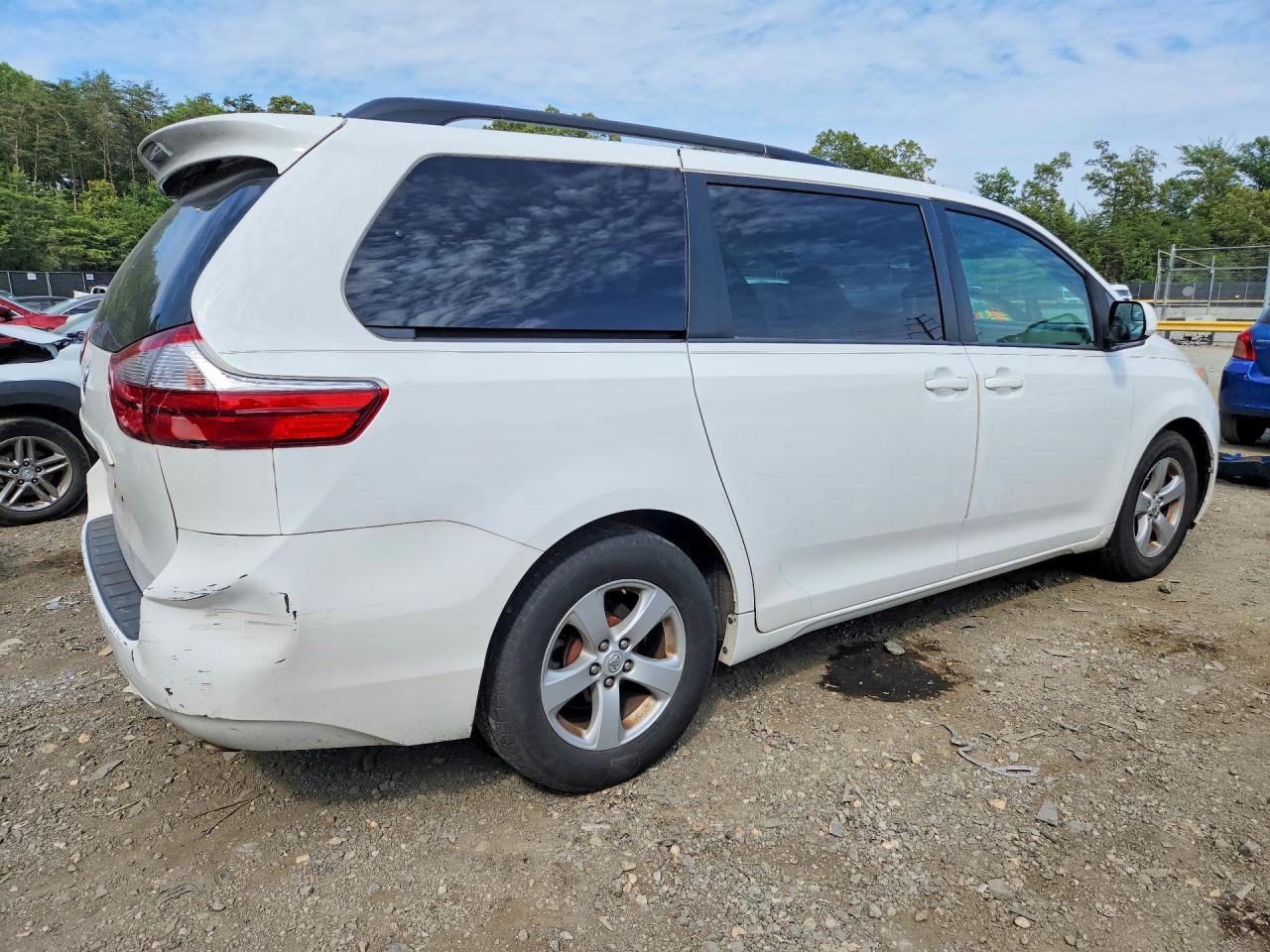 Toyota Sienna Le