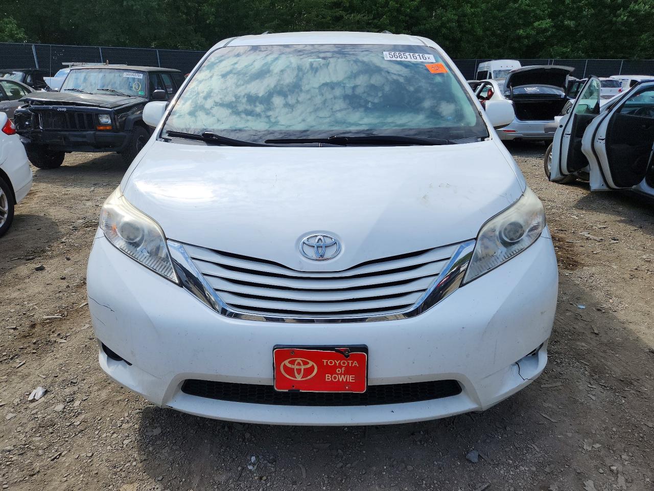 Toyota Sienna Le
