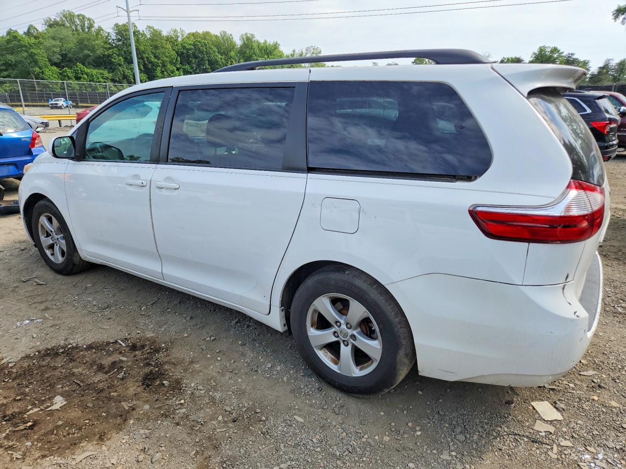 Toyota Sienna Le