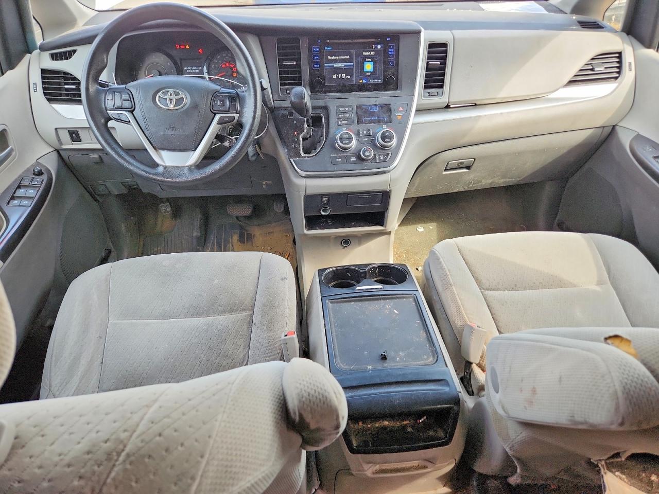 Toyota Sienna Le