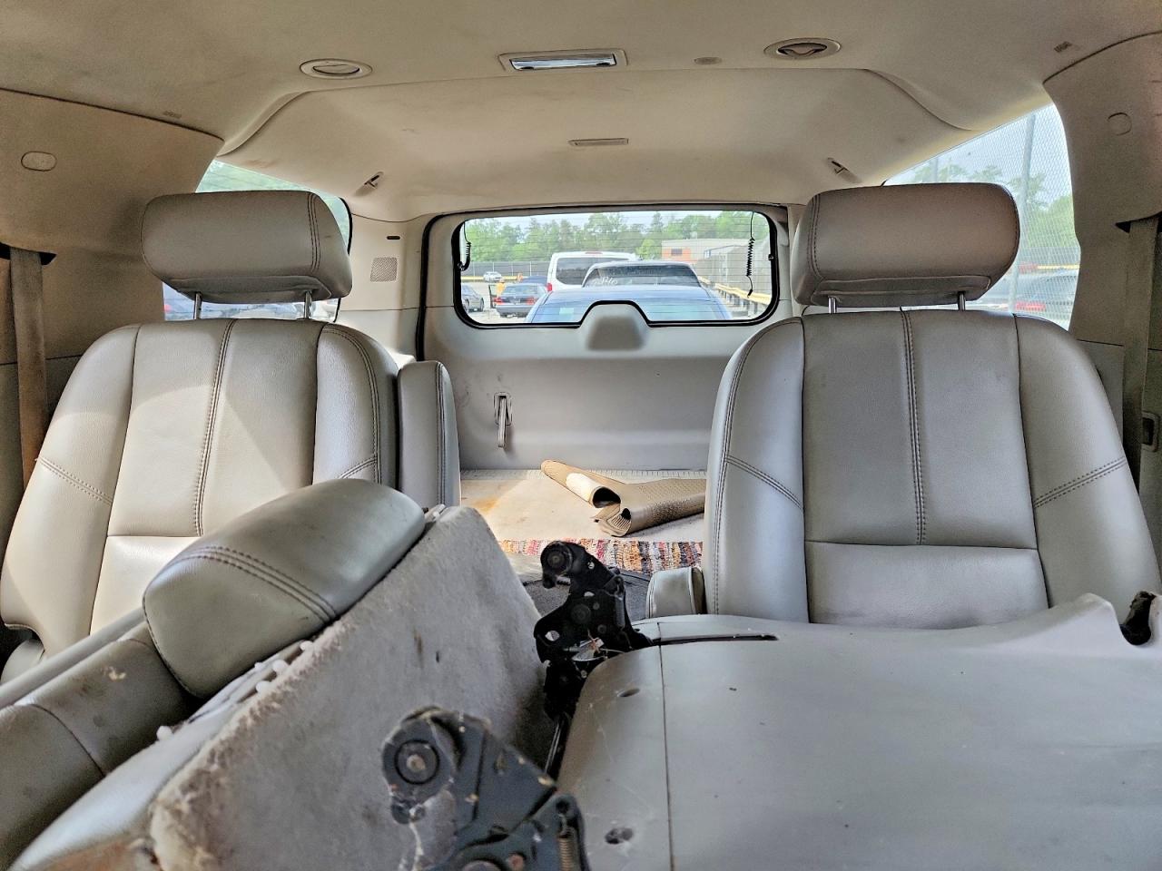 Chevrolet Suburban C1500