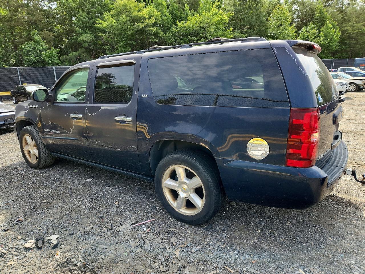 Chevrolet Suburban C1500