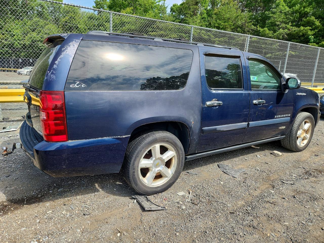 Chevrolet Suburban C1500