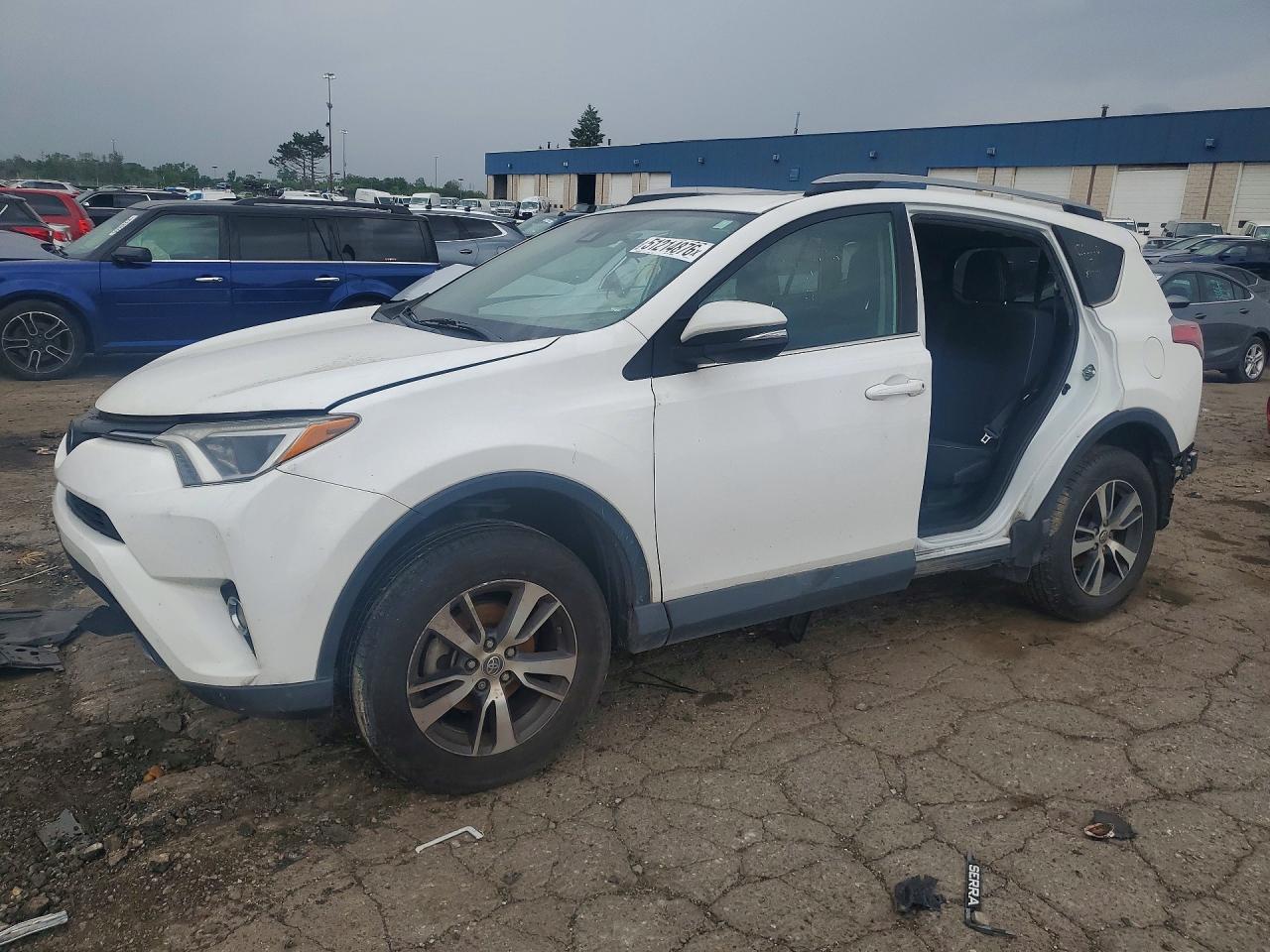 Salvage Toyota RAV4 Image