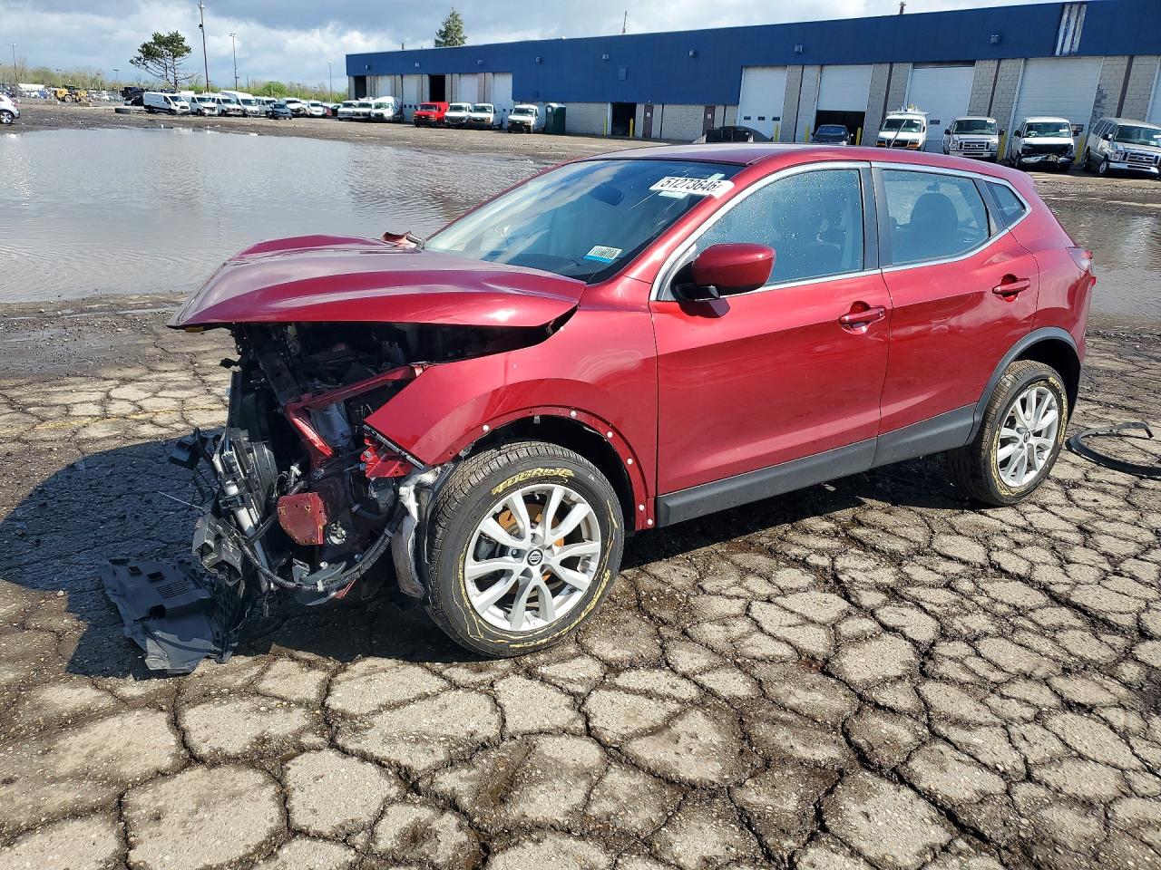 Salvage Nissan Rogue Image