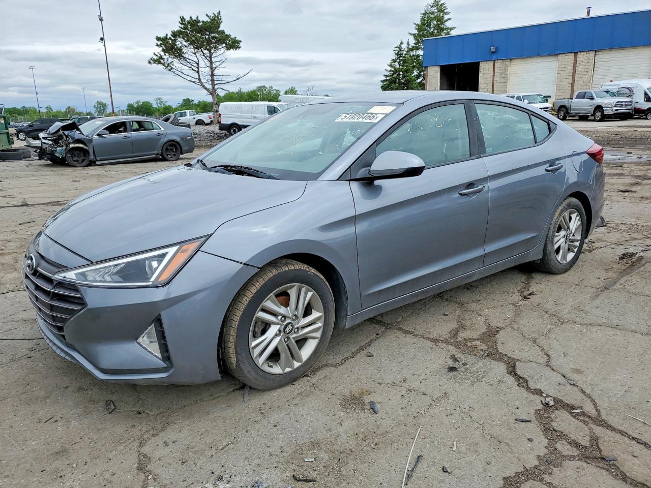 Salvage Hyundai ELANTRA Image