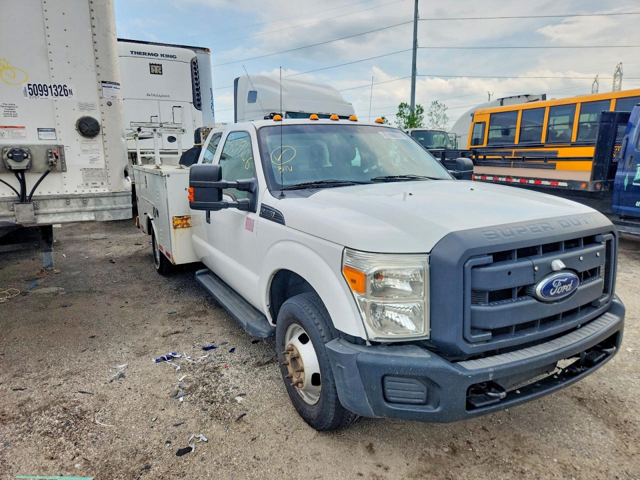 Salvage Ford F-350 Image