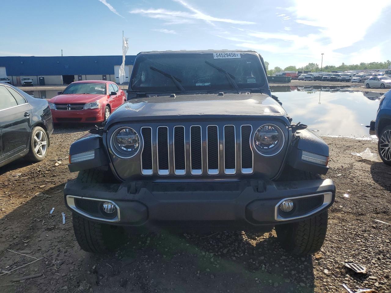 Jeep Wrangler Sahara