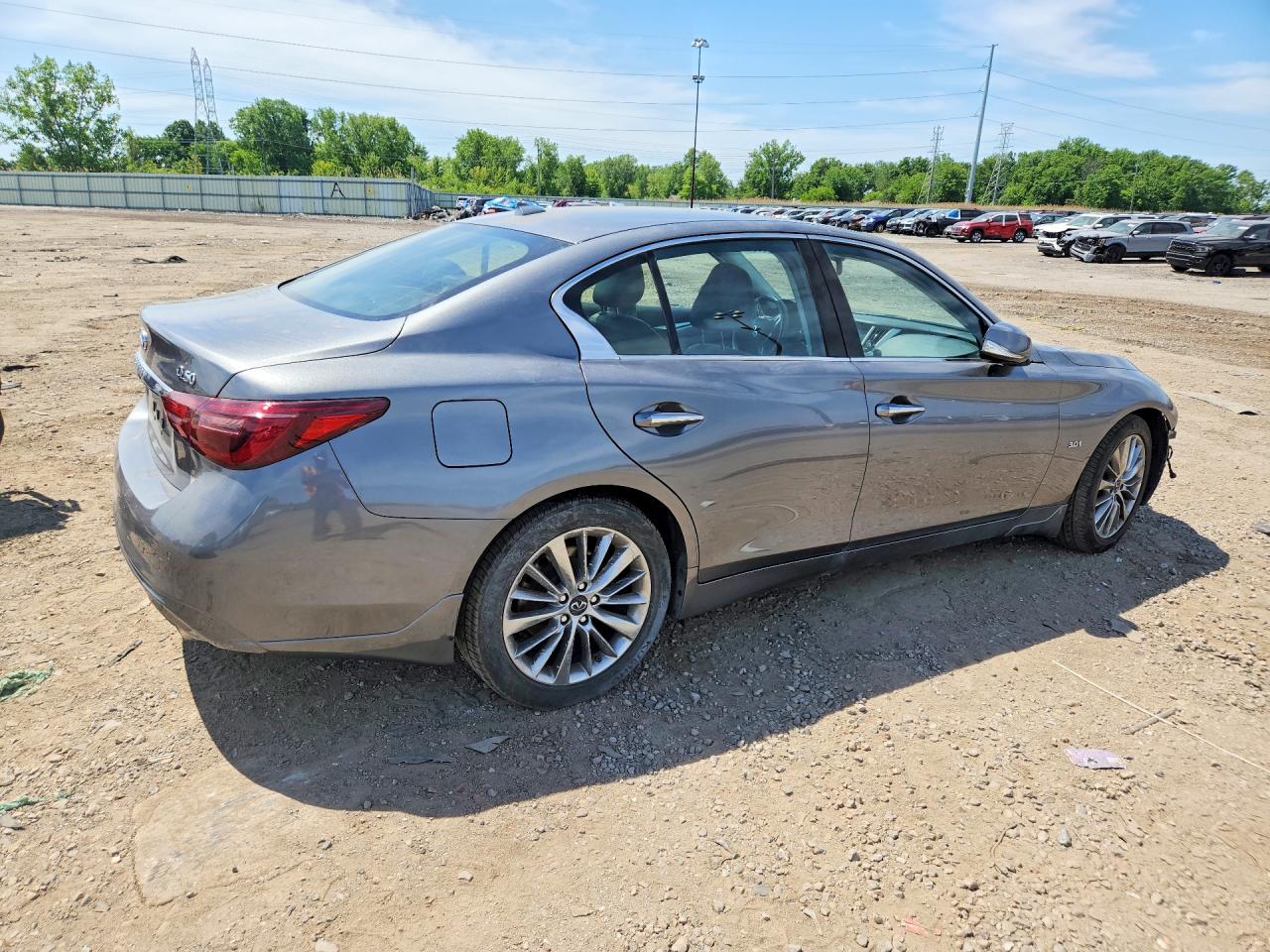 INFINITI Q50 3.0t Luxe