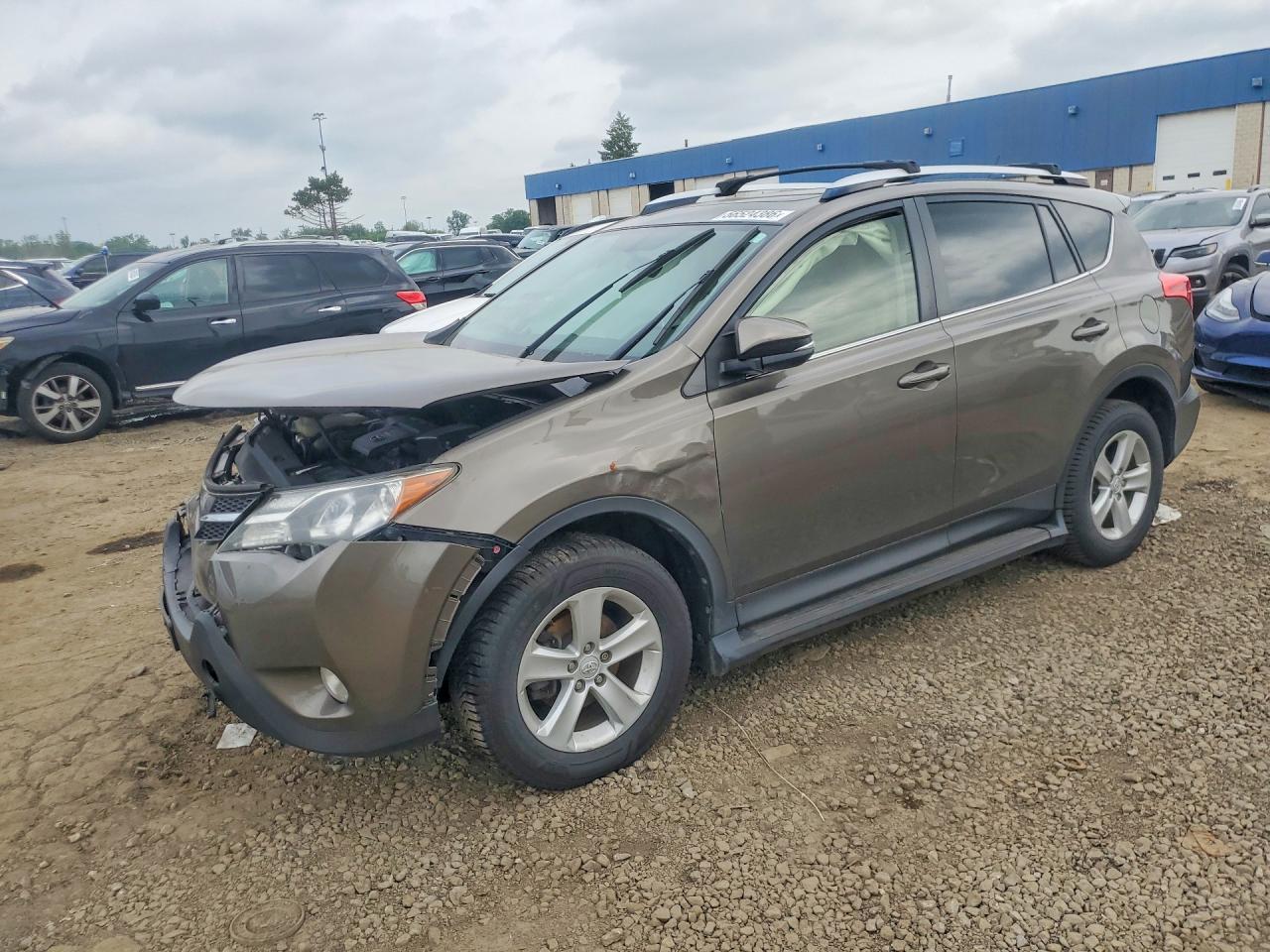 Salvage Toyota RAV4 Image