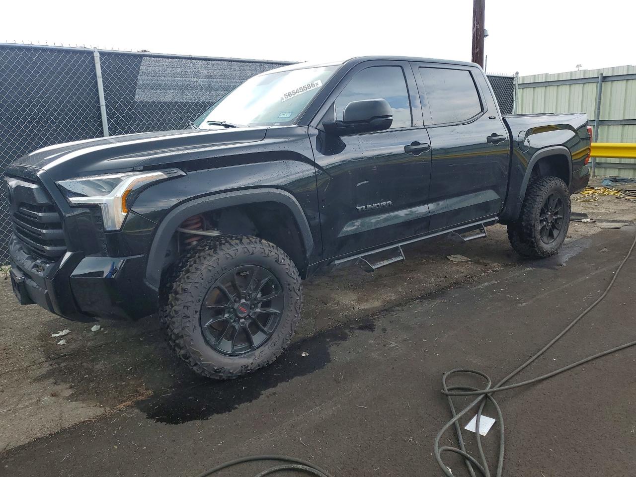 Salvage Toyota Tundra Image
