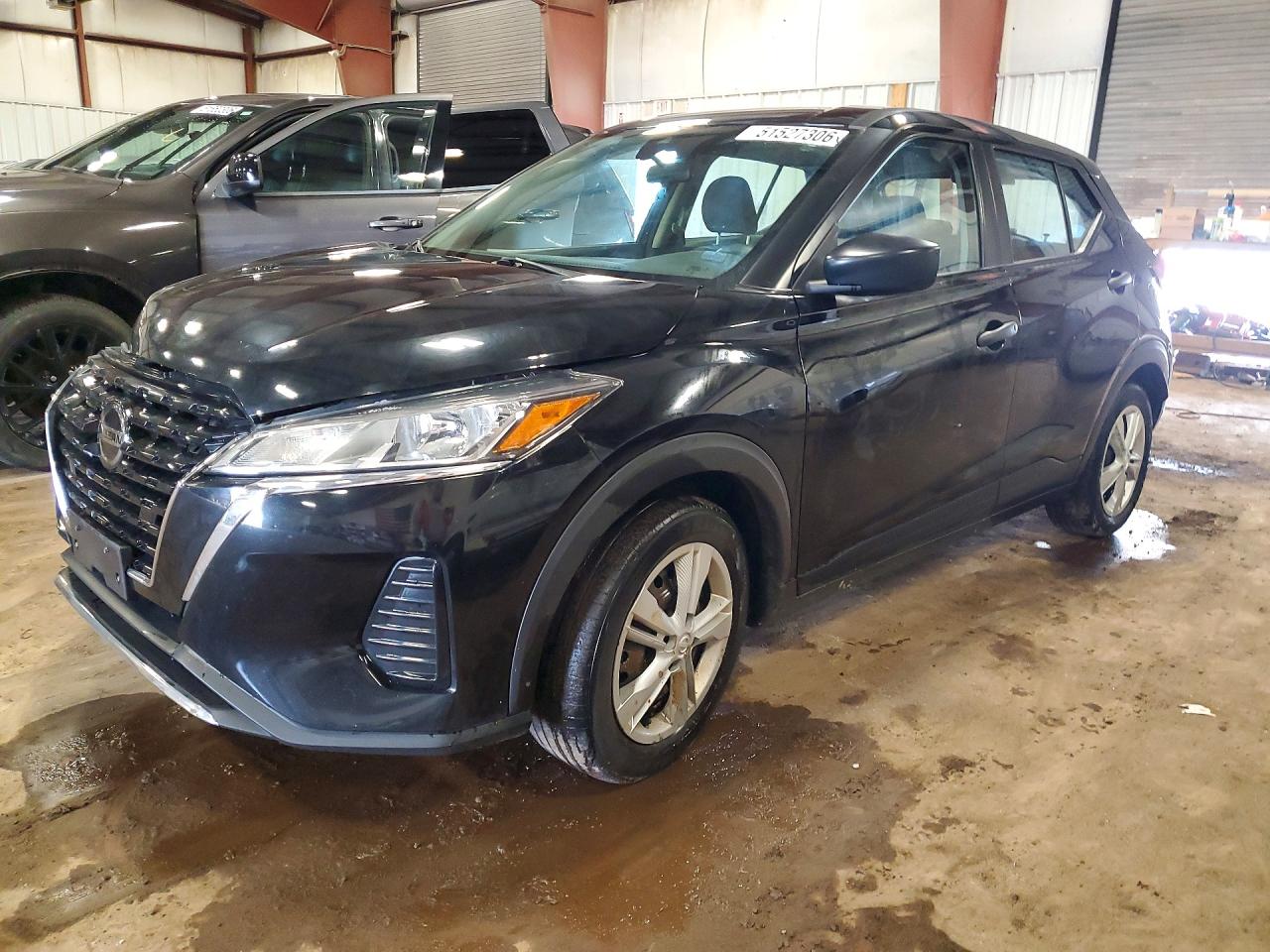 Salvage Nissan Kicks Image