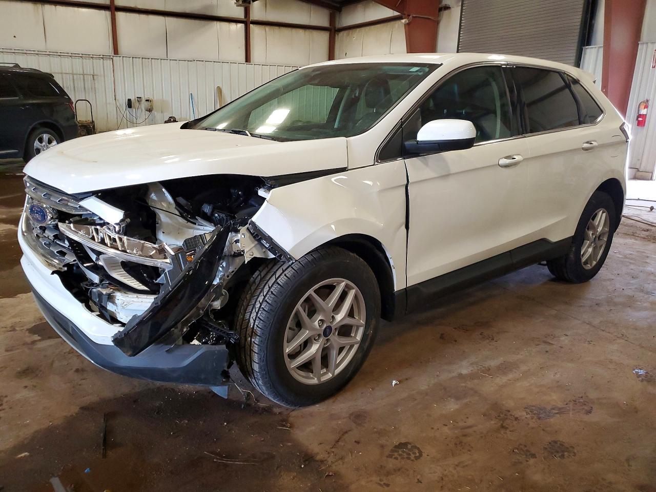 Salvage Ford Edge Image