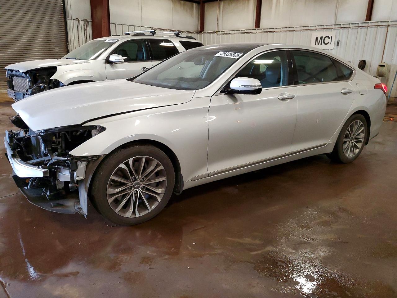 Salvage Hyundai Genesis Image