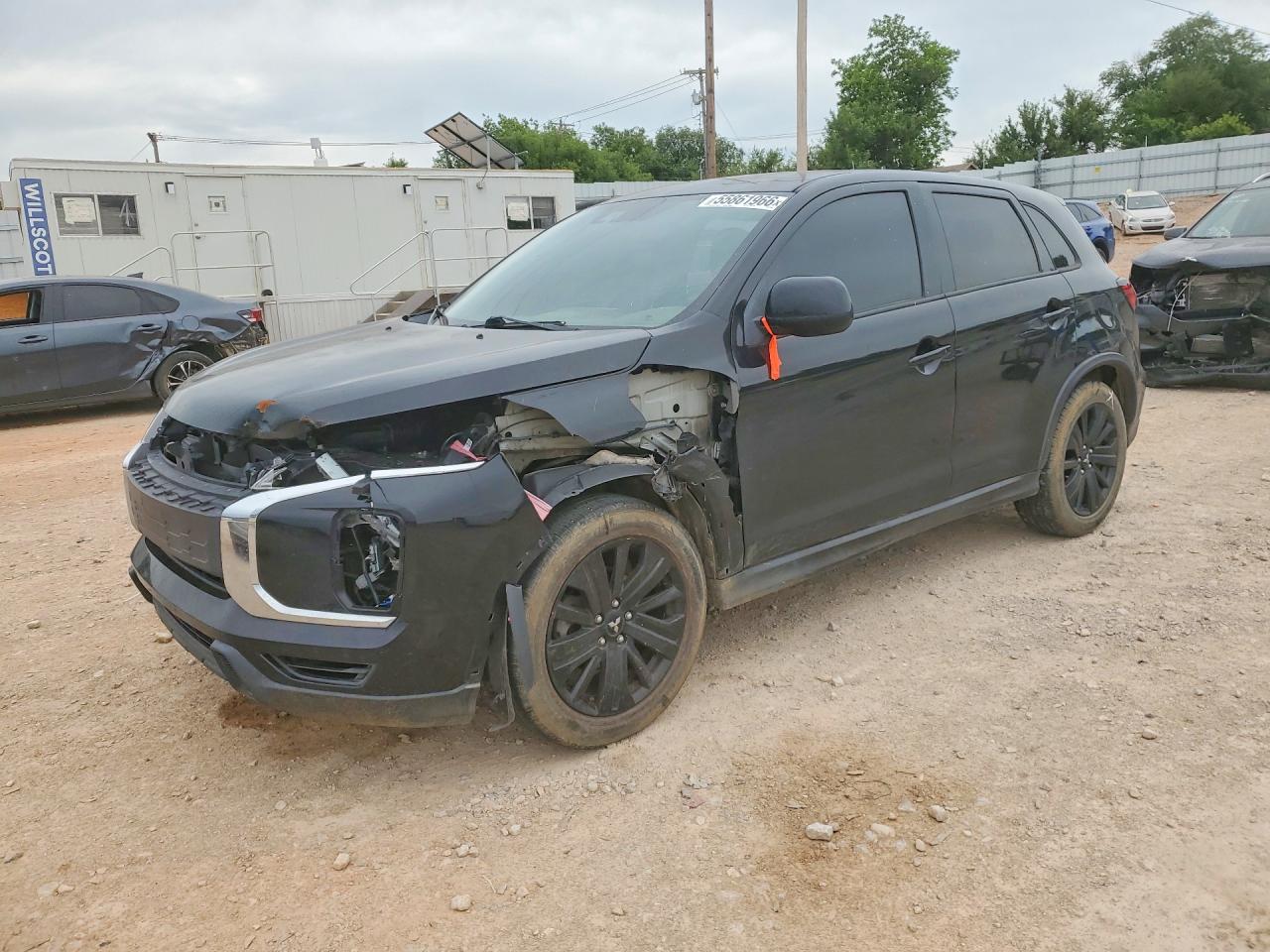 Salvage Mitsubishi Outlander Image