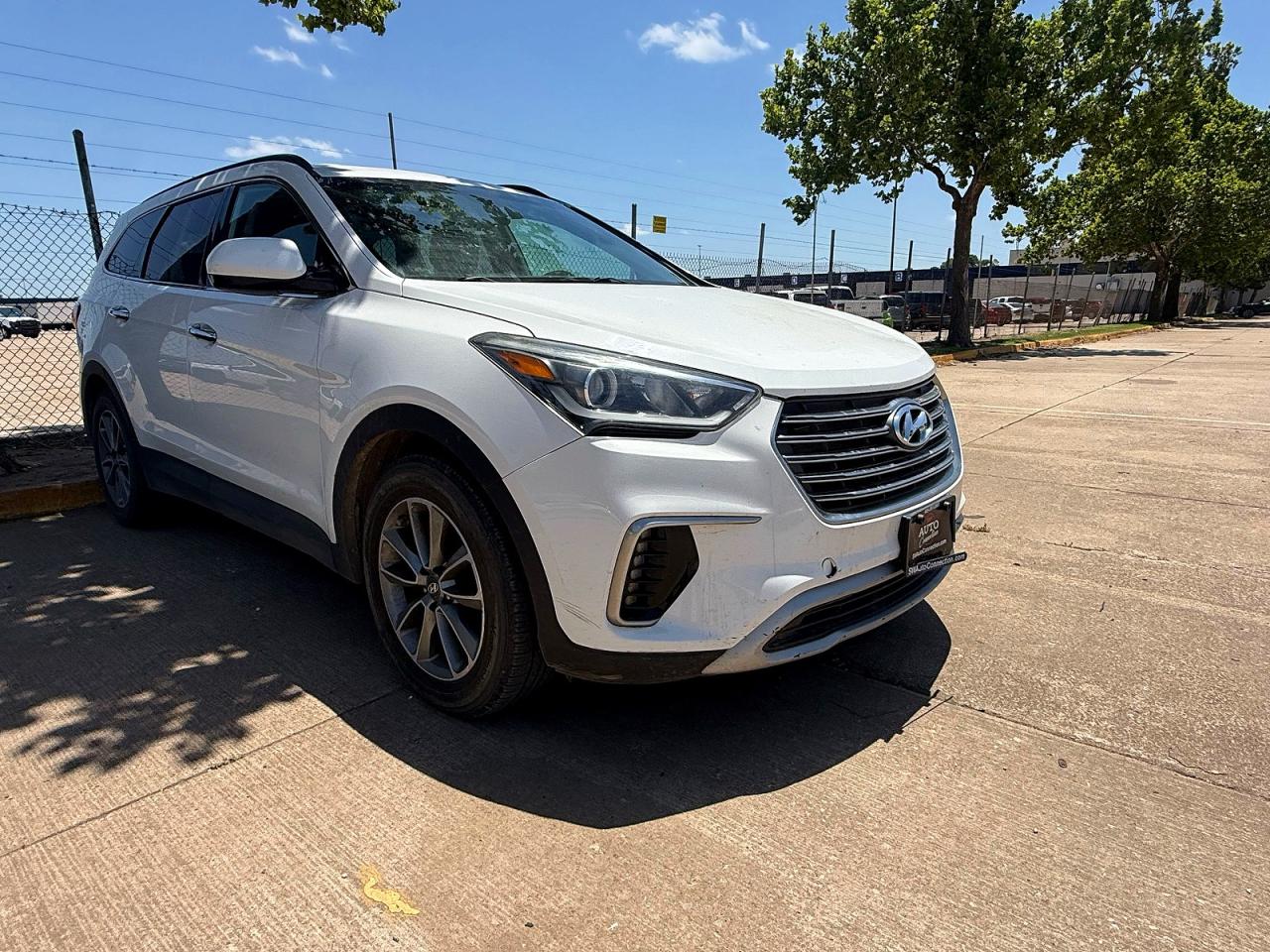 Salvage Hyundai SANTA FE Image