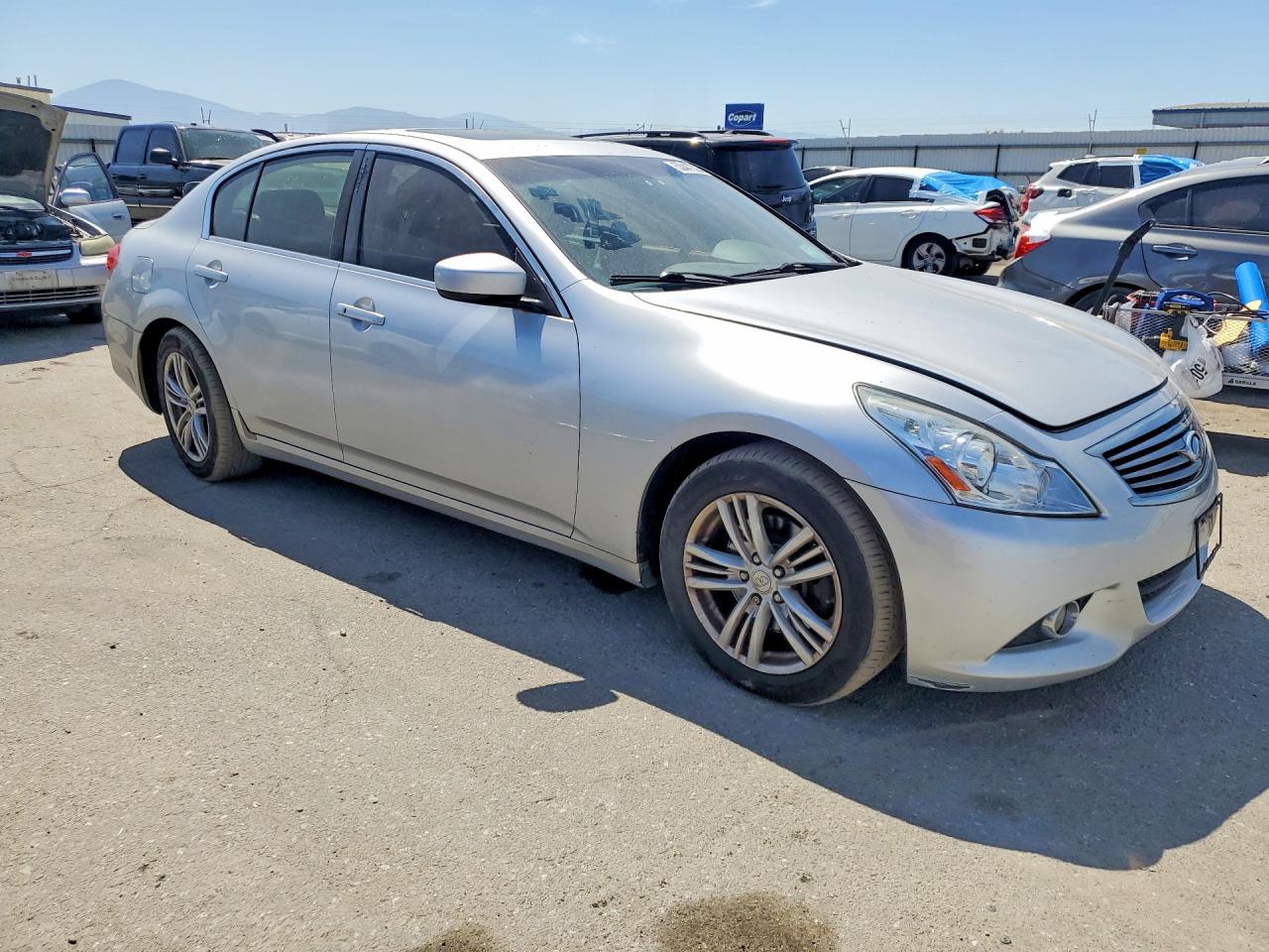 INFINITI G37 X