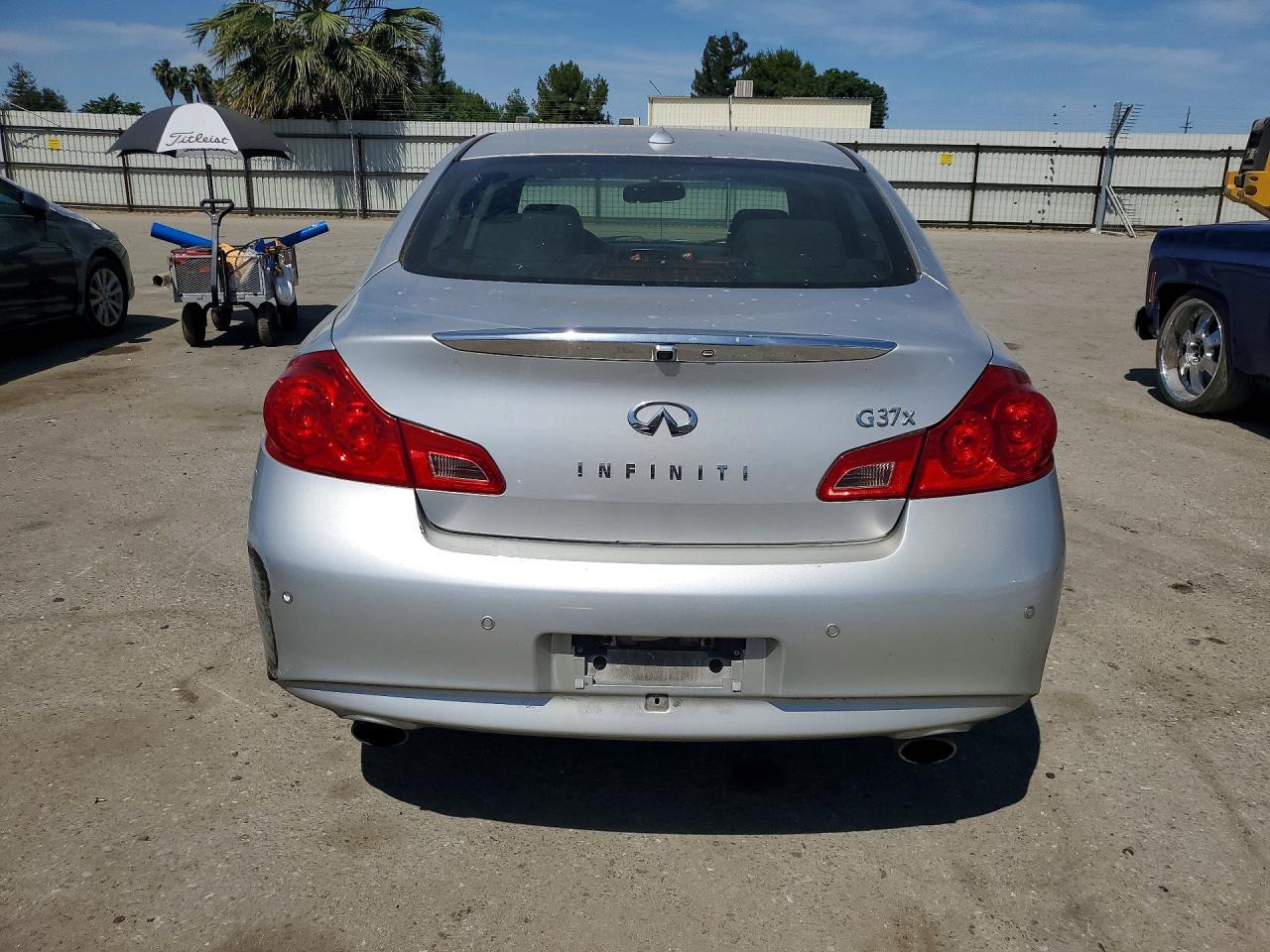 INFINITI G37 X