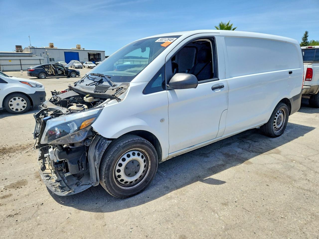 Salvage Mercedes-Benz Metris Image