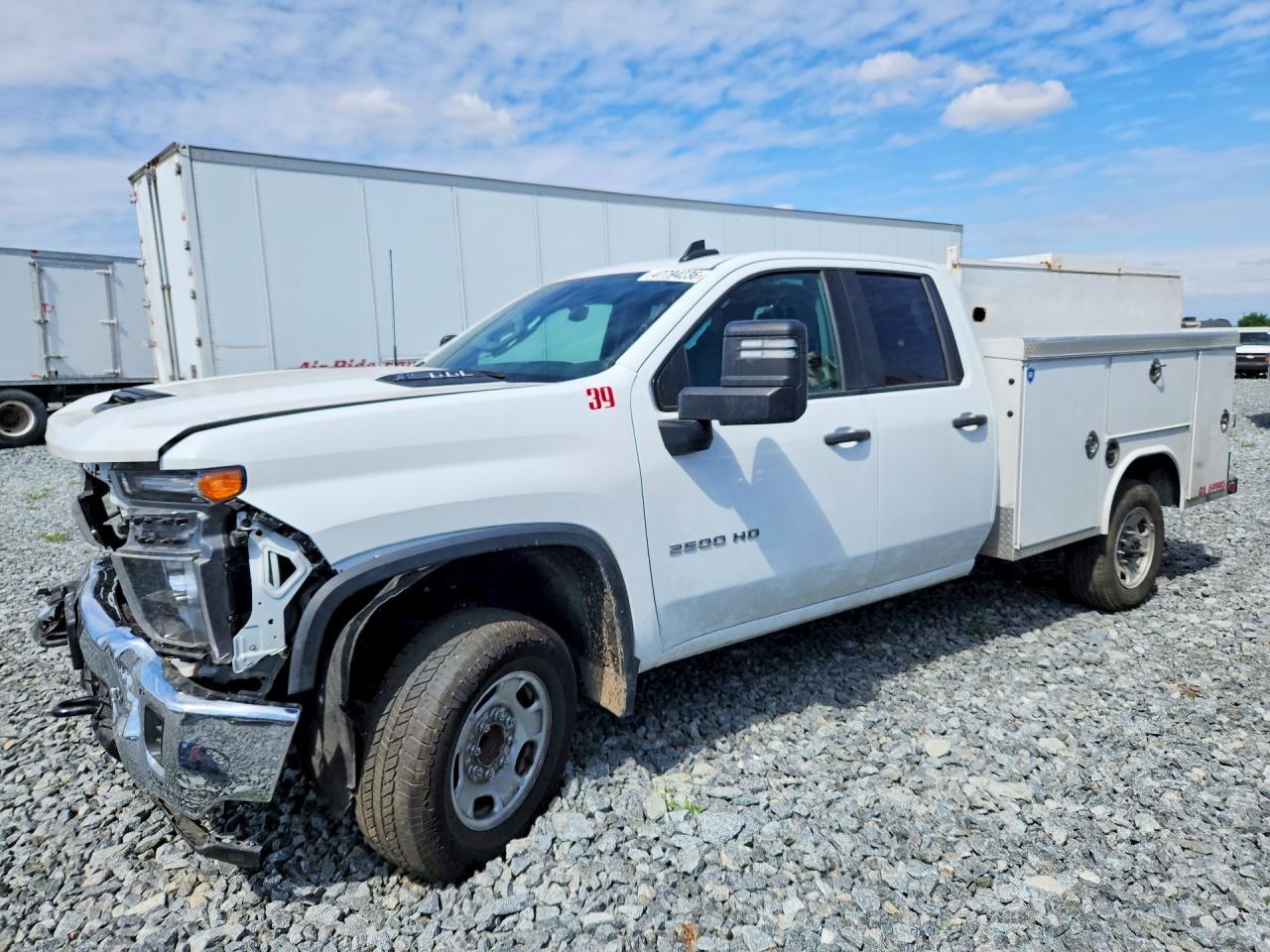 Salvage Chevrolet Silverado Image