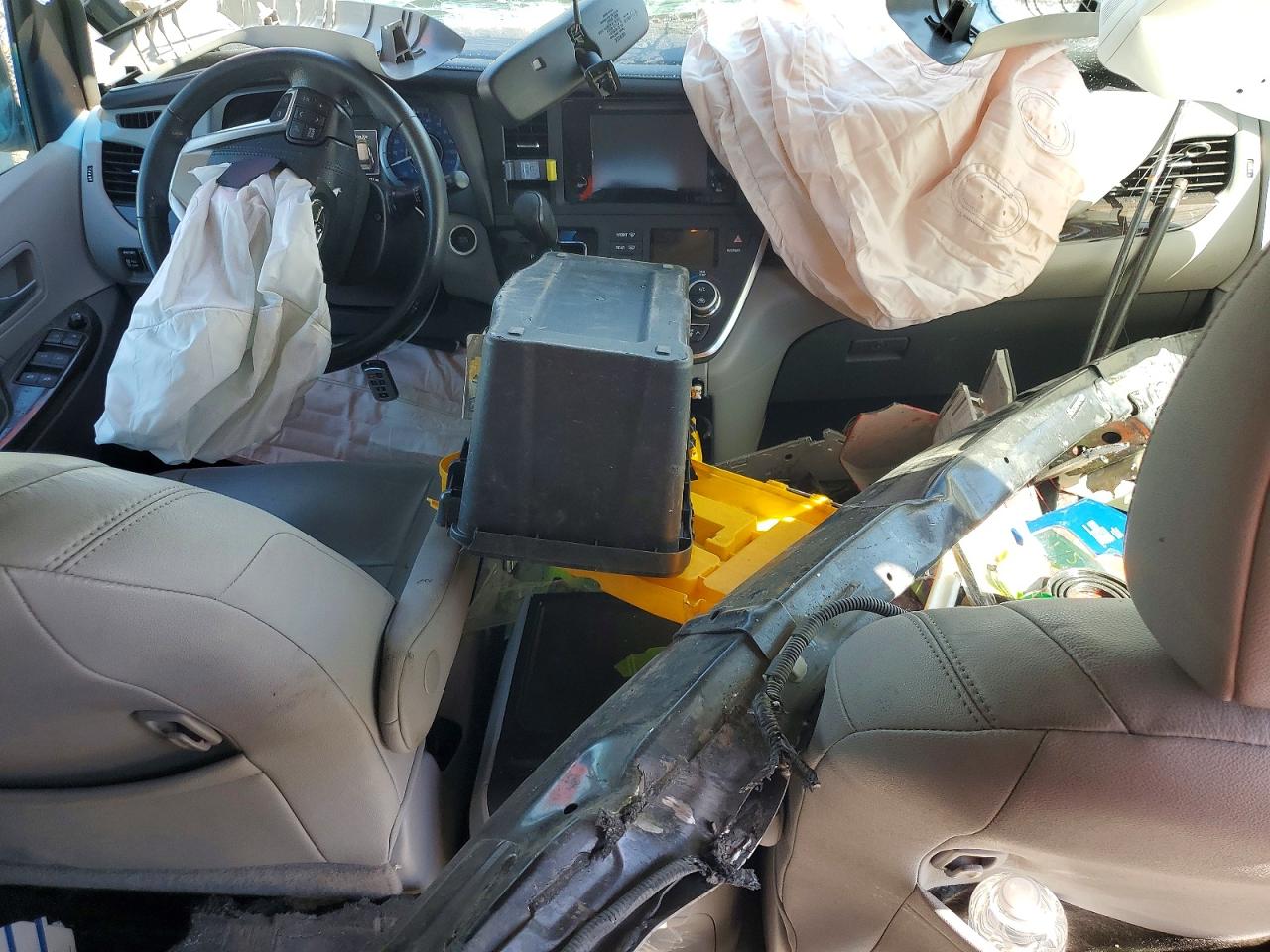 Toyota Sienna Xle Premium 8-passenger