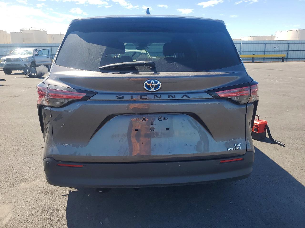 Toyota Sienna Le