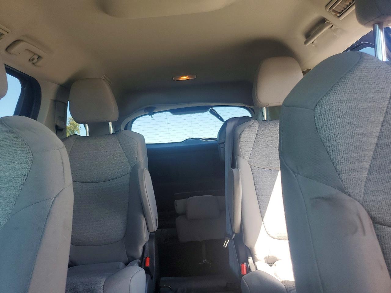 Toyota Sienna Le