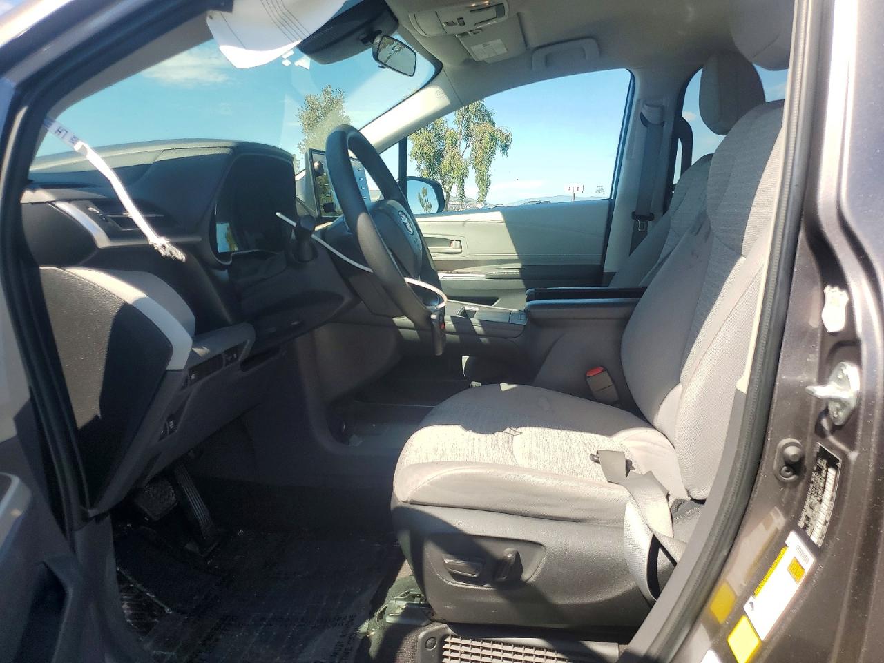Toyota Sienna Le