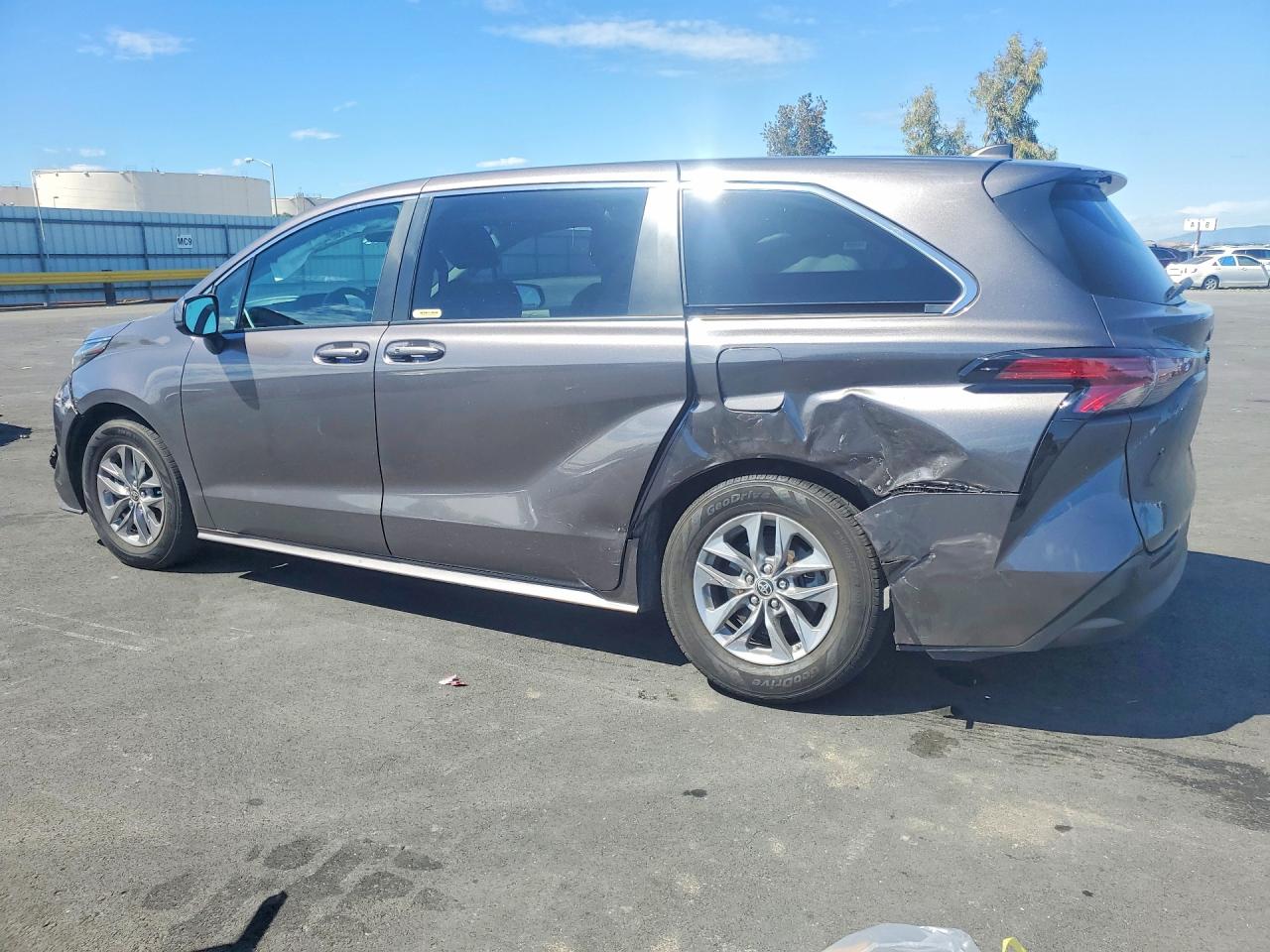 Toyota Sienna Le