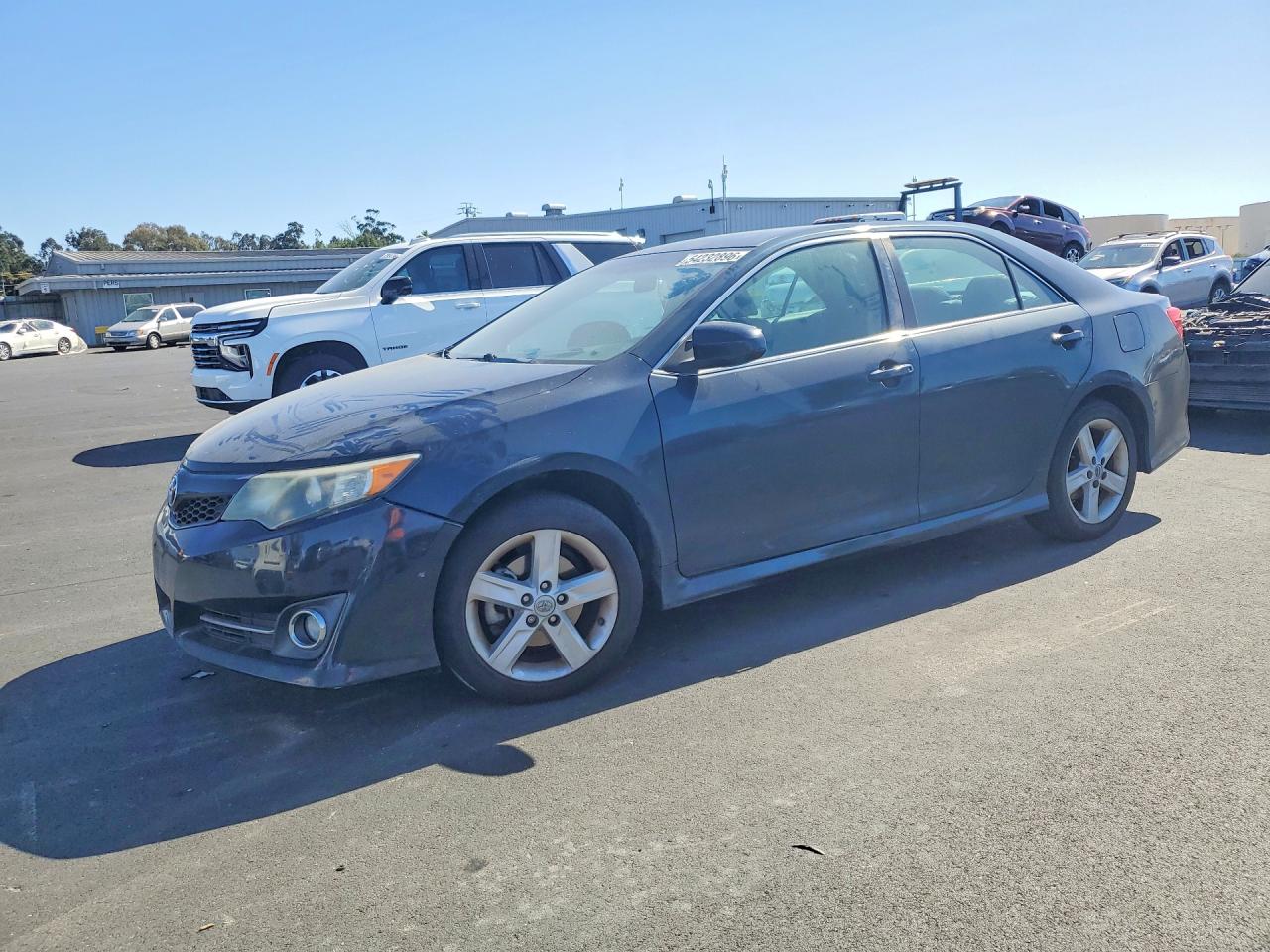 Salvage Toyota Camry Image