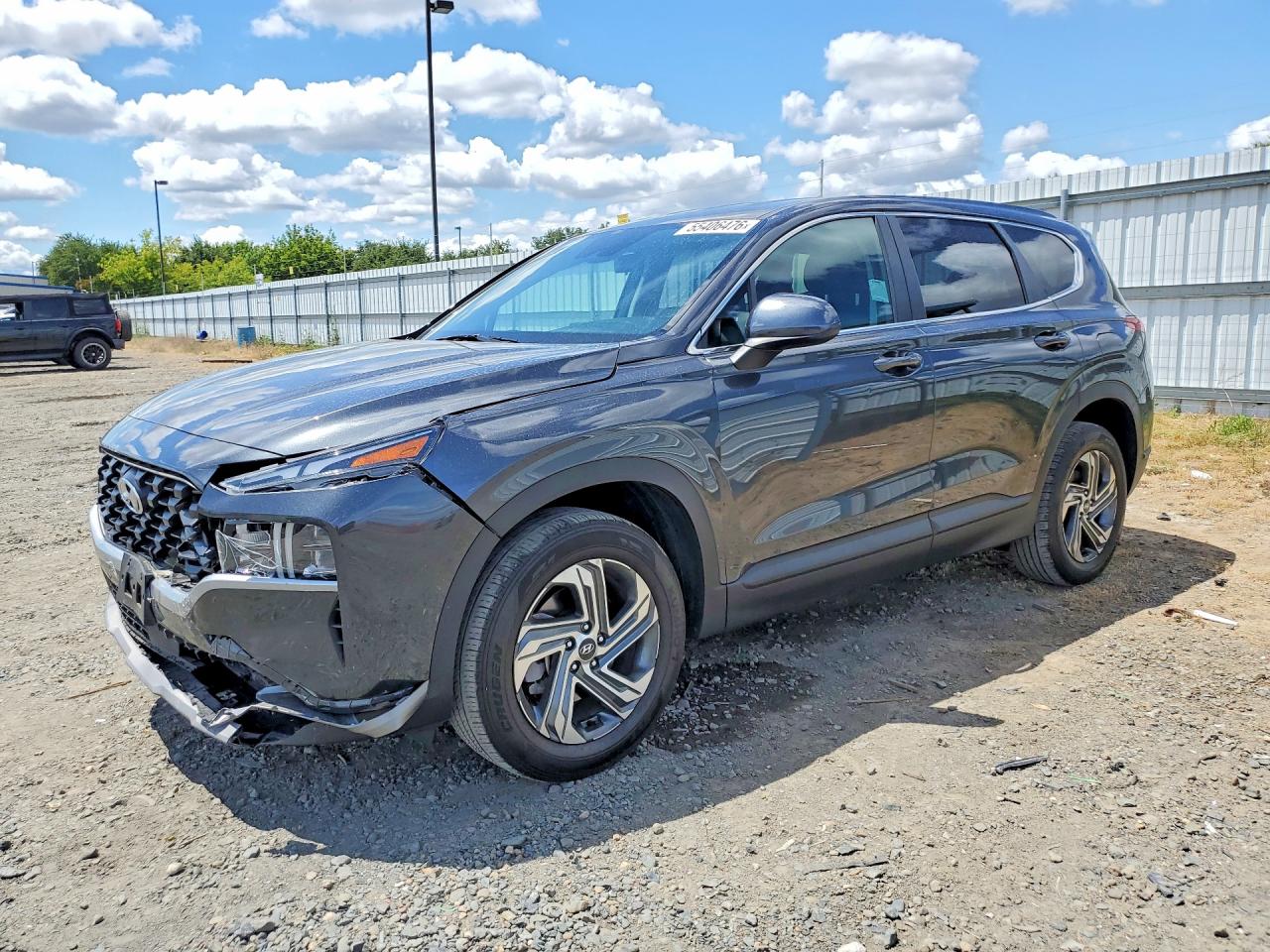 Salvage Hyundai SANTA FE Image