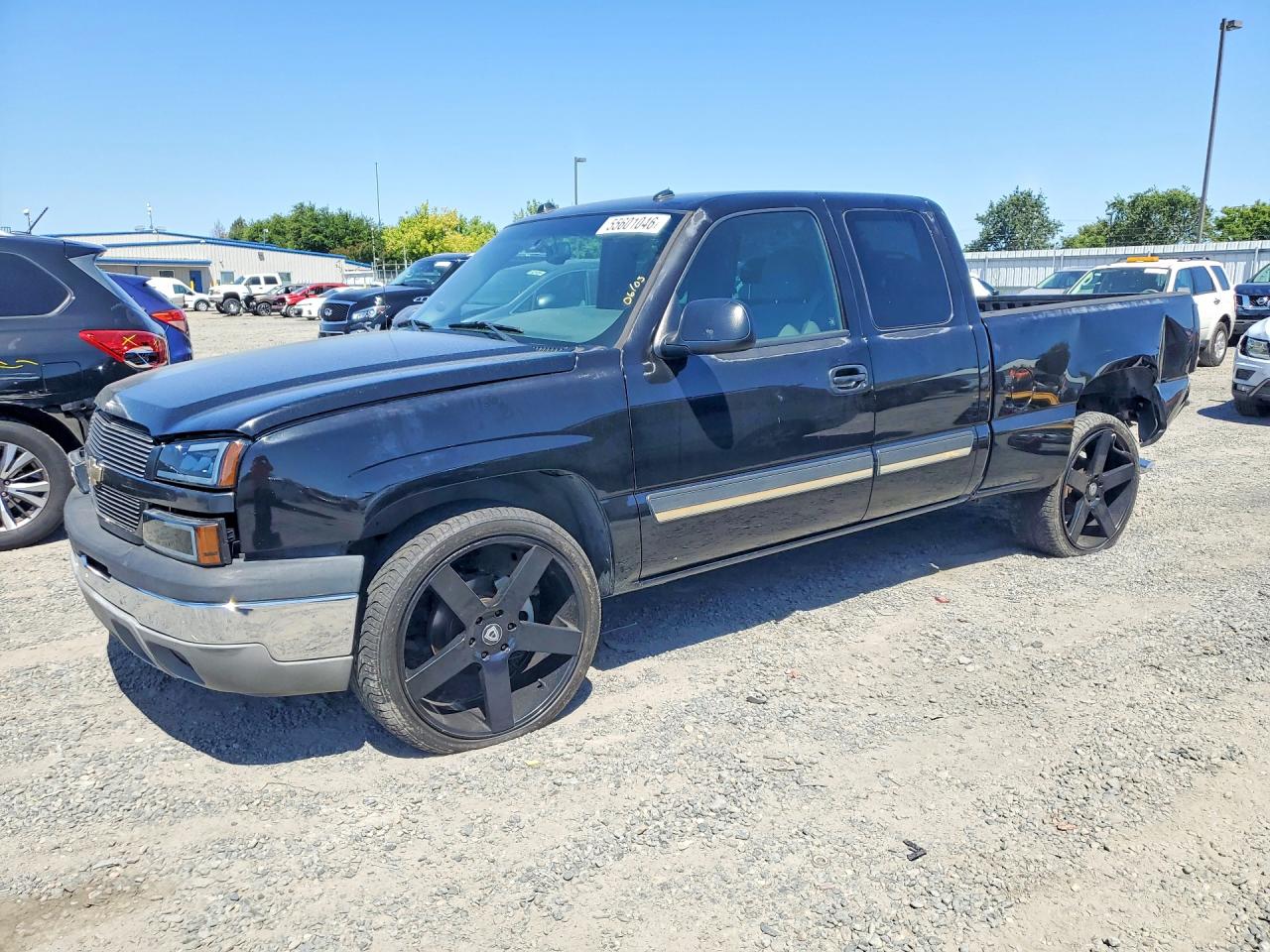 Salvage Chevrolet Silverado Image