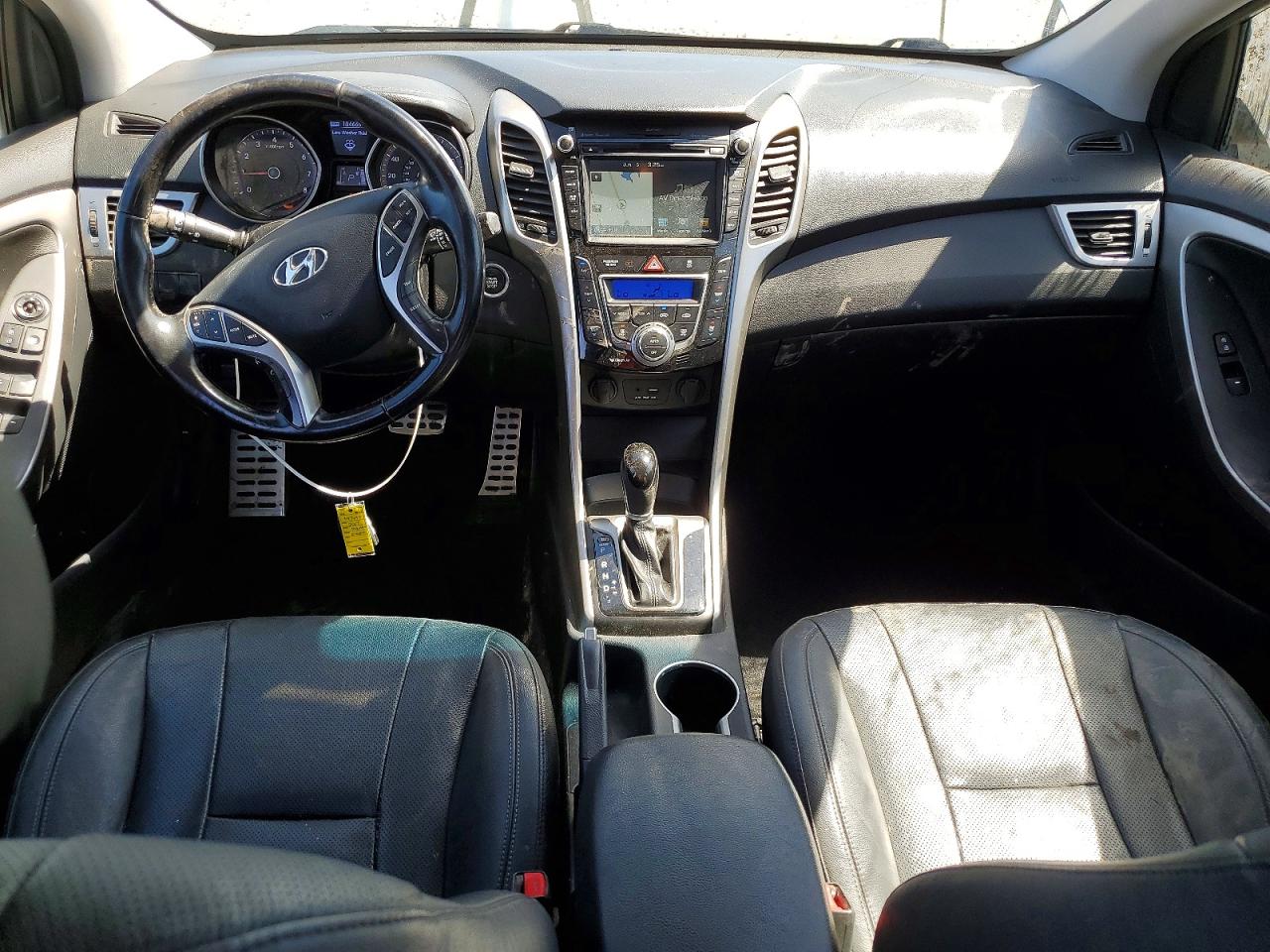 Hyundai ELANTRA Base
