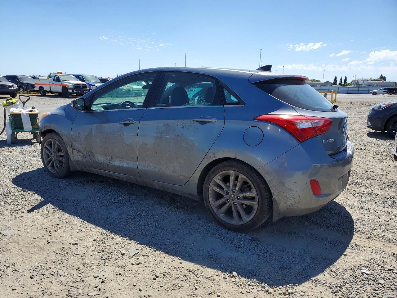 Hyundai ELANTRA Base