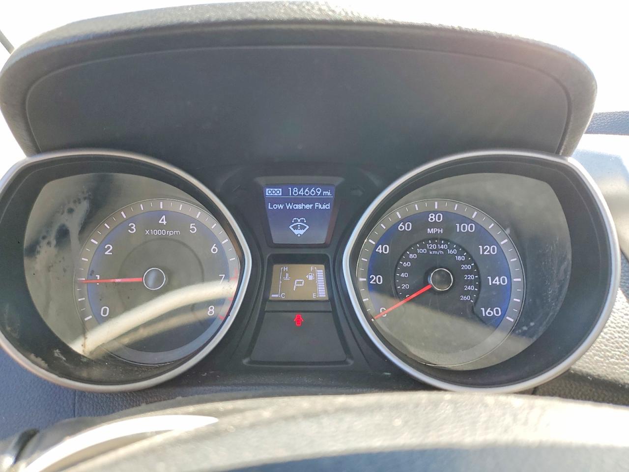 Hyundai ELANTRA Base